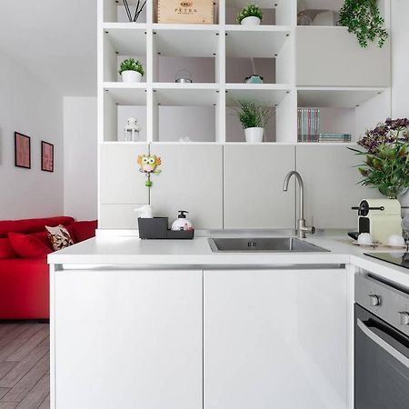 Stupendo E Accogliente Apt Milan Luaran gambar