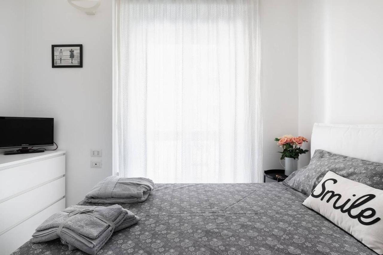 Stupendo E Accogliente Apt Milan Luaran gambar